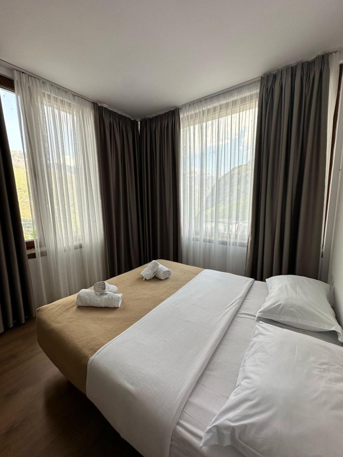 Bed and breakfast Vellezrit Guri Theth