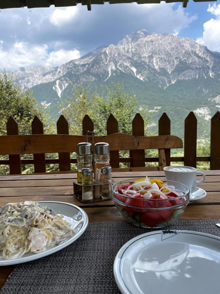 Bed and breakfast Vellezrit Guri