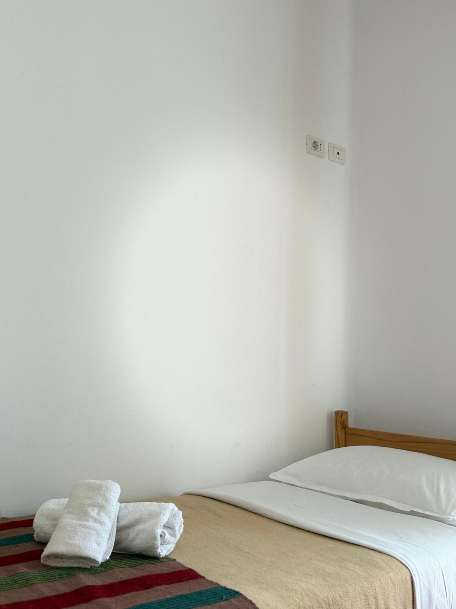 Vellezrit Guri Bed and breakfast Theth