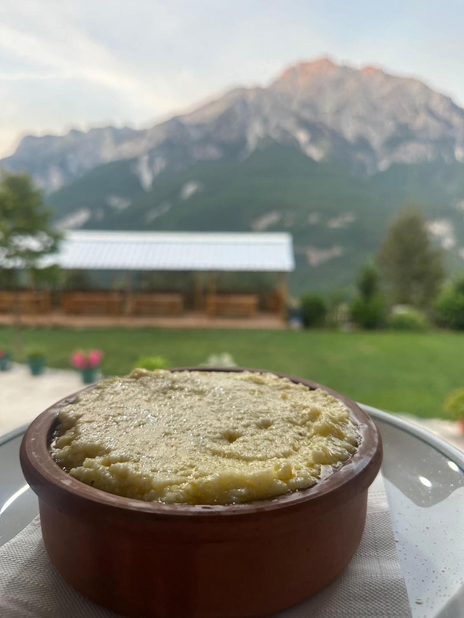 Bed and breakfast Vellezrit Guri 3*
